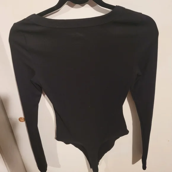 American Eagle Outfitters Black Long-Sleeve Scoop Neck Bodysuit (Tag Attached) - Picture 4 of 4